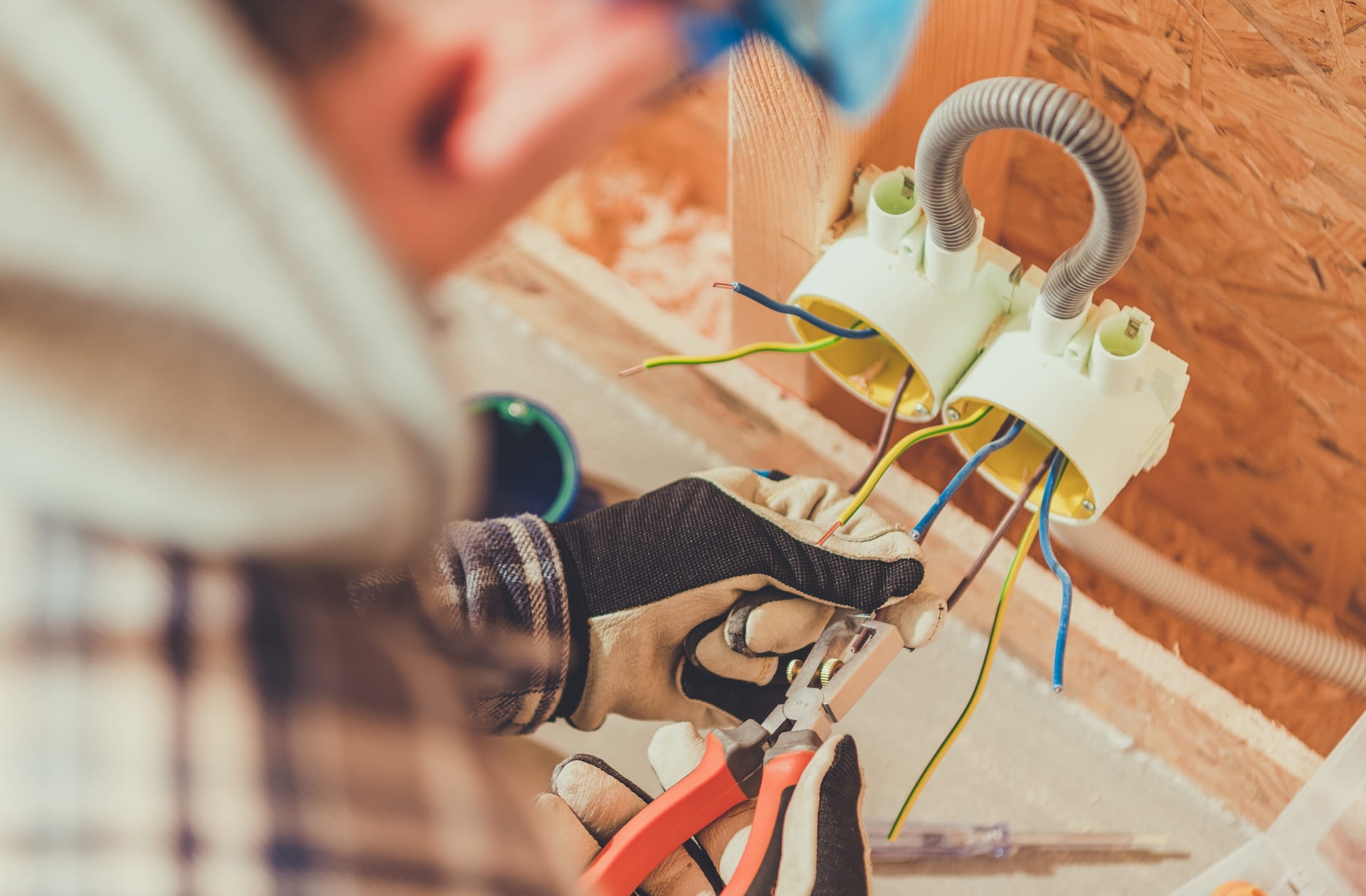 electrician focusing on work after hiring a virtual support specialist